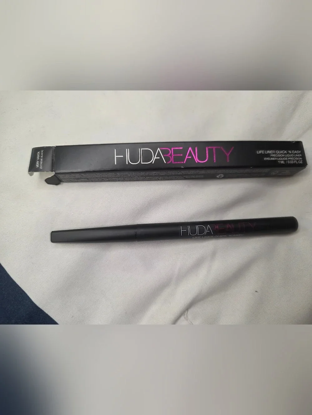 HUDA BEAUTY LIFE LINER QUICK 'N EASY PRECISION LIQUID EYE LINER - VERY VANTA